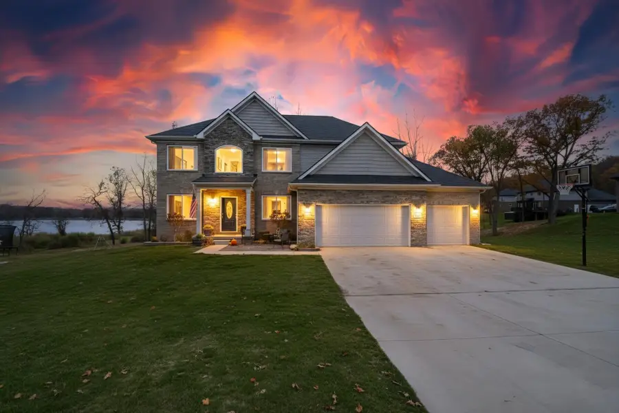 126 Parker Ln, Ortonville, MI 48462 - #2