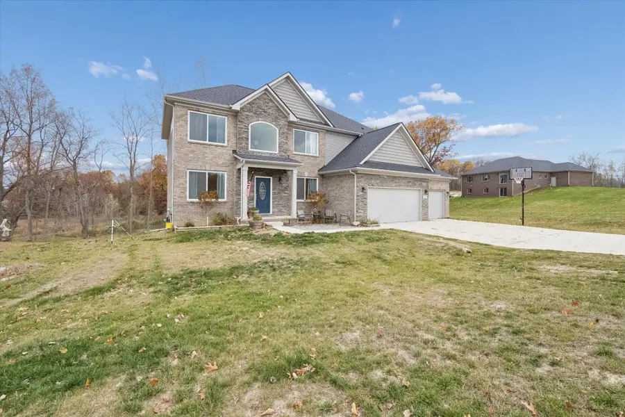 126 Parker Ln, Ortonville, MI 48462 - #3