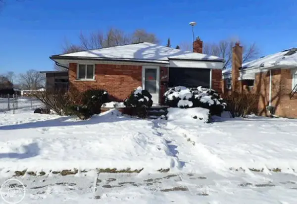 27301 Ursuline, Saint Clair Shores, MI 48081