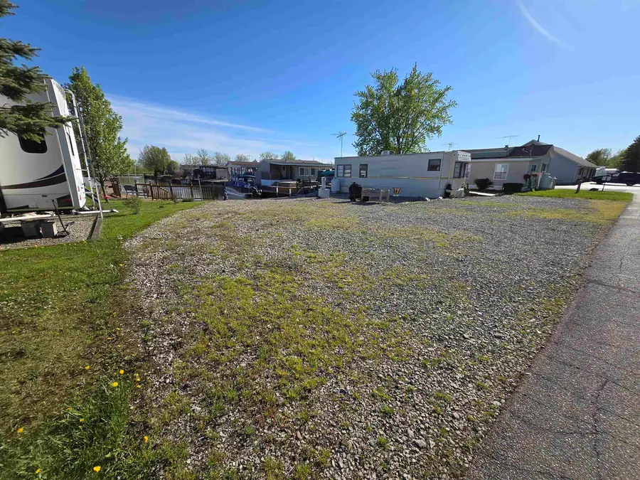 831 S Main Units 173 /174, Au Gres, MI 48703 - #2