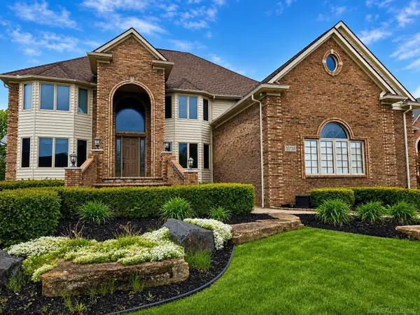 55733 Whitney, Shelby Twp, MI 48315