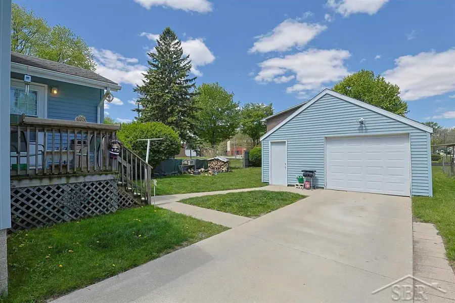 807 N Woodbridge, Saginaw, MI 48602 - #3