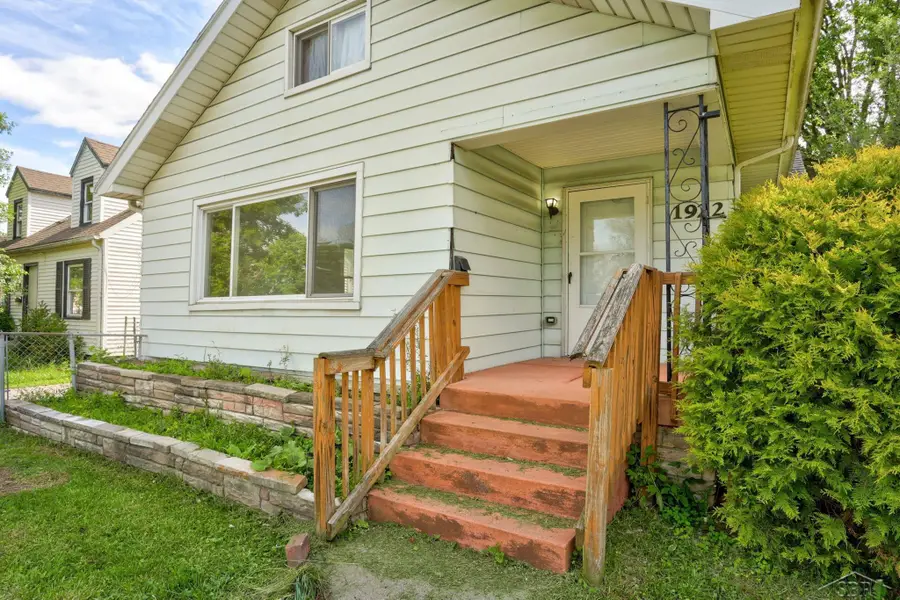 1922 Lowell, Saginaw, MI 48601 - #3