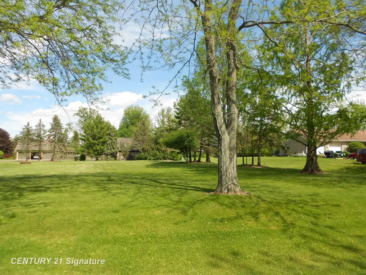 N Sunningdale, Saginaw, MI 48604 - #1