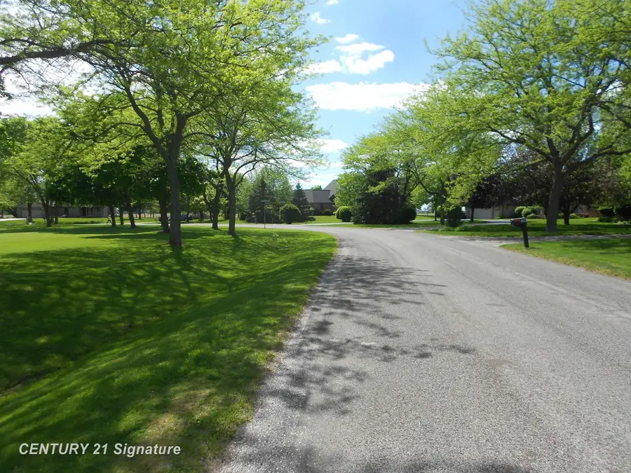N Sunningdale, Saginaw, MI 48604 - #2