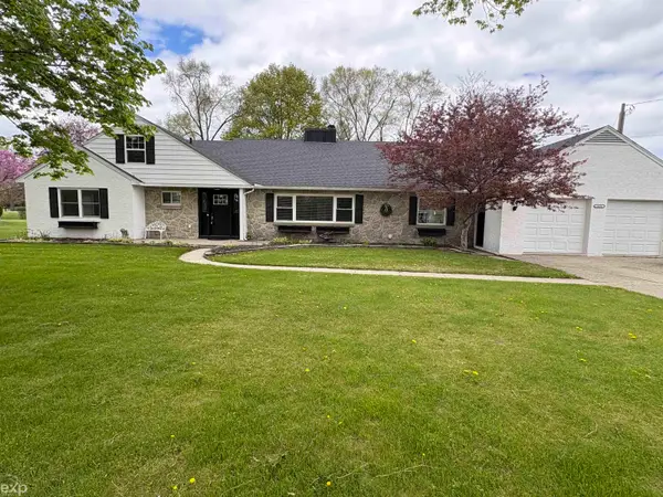 1476 Carress, Essexville, MI 48732