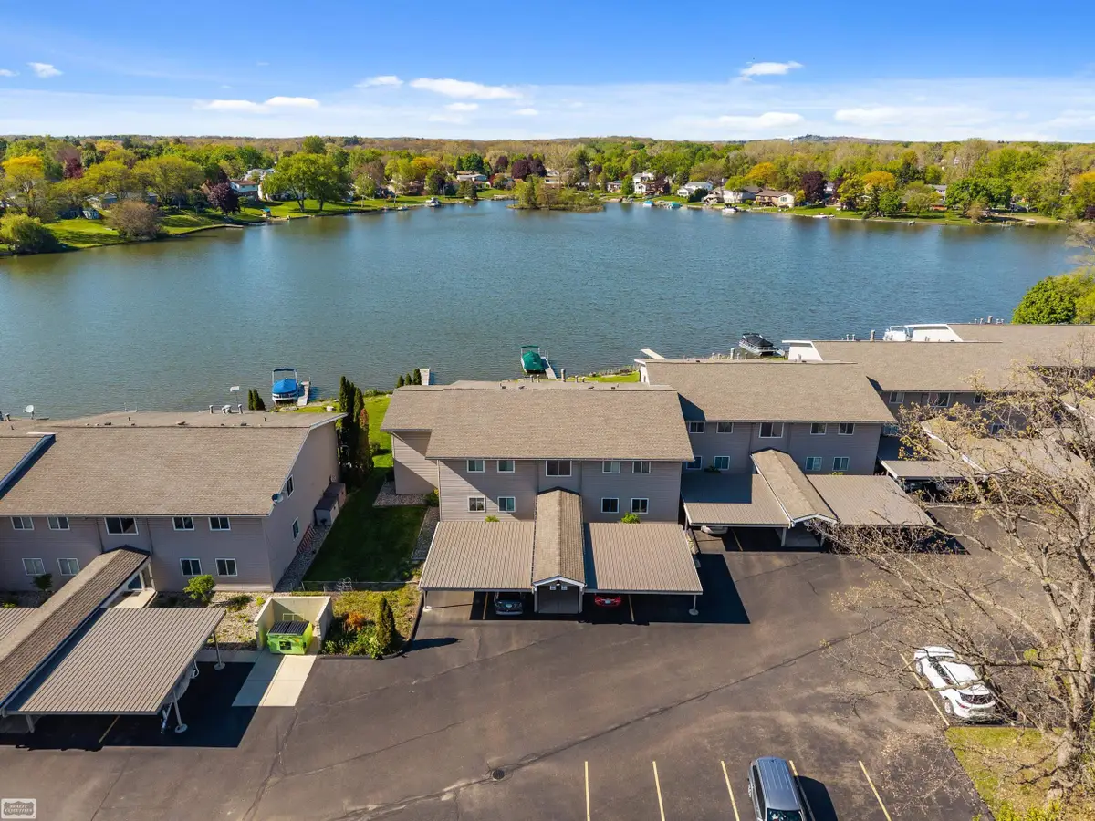 4960 Lake Point, Waterford, MI 48329 - #1