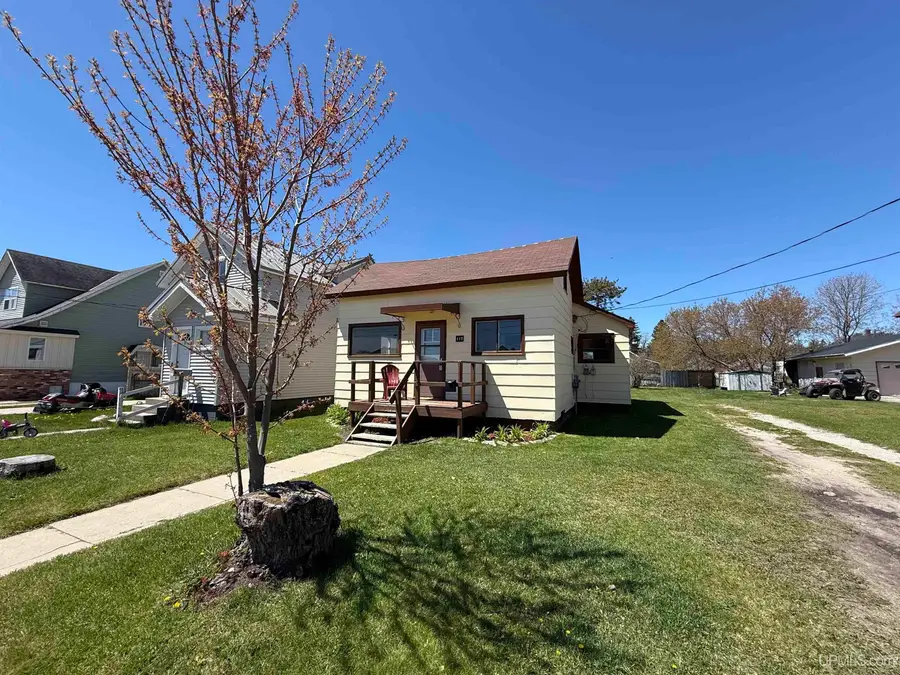 117 N Third Street, Manistique, MI 49854 - #2