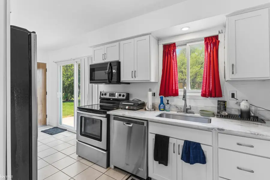 5904 Pontiac Lake, Waterford, MI 48327 - #3
