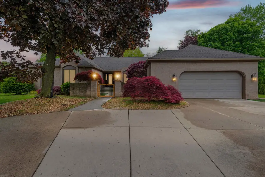 13825 Woodsett, Shelby, MI 48315 - #2