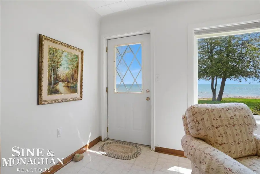 637 S Lakeshore Rd, Port Sanilac, MI 48469 - #3