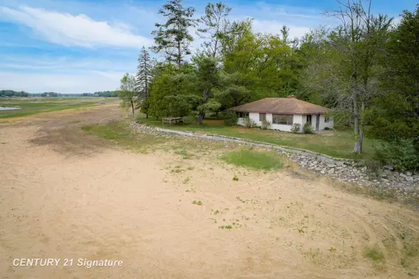 5242 Ostlund, Hope, MI 48628