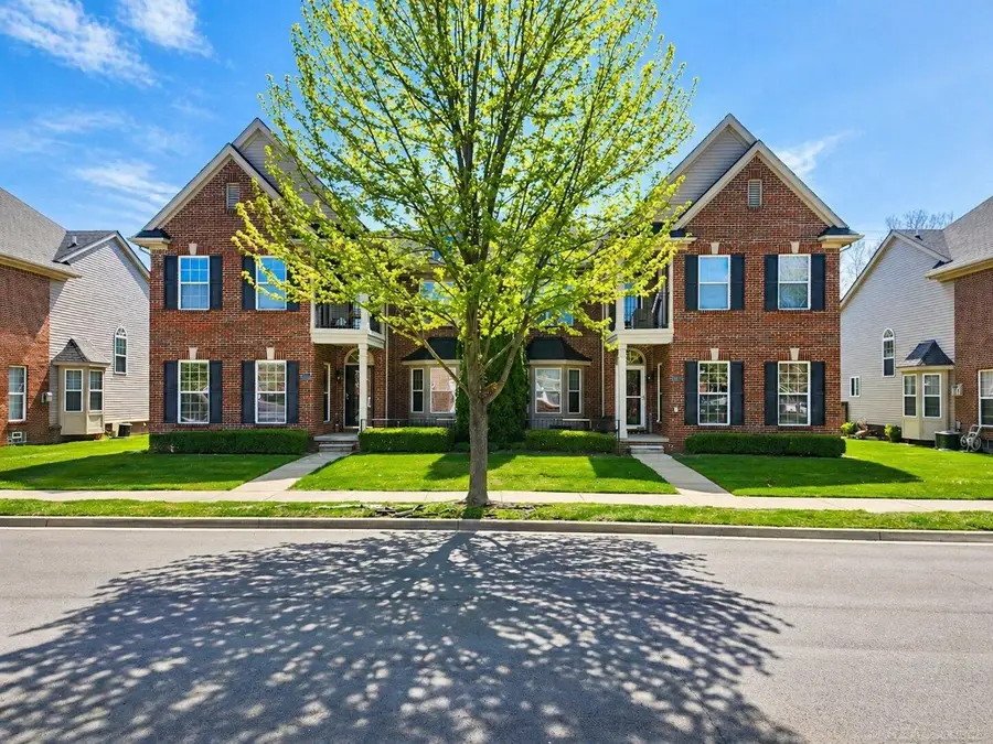 42682 Park Cresent #13, Sterling Heights, MI 48313 - #2