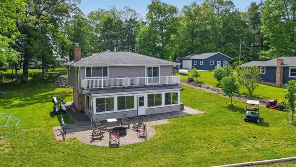 86804 60th, Decatur, MI 49045