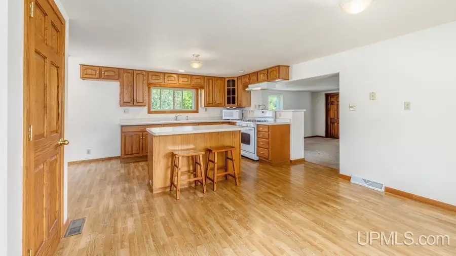 801 N Kimberly, Iron Mountain, MI 49801 - #3