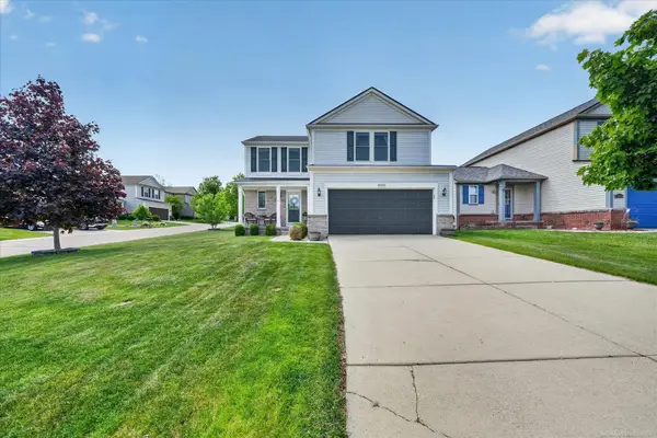 10051 Pond View, Holly, MI 48442