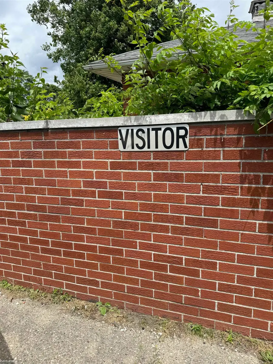 15229 E 9 Mile #Unit 1B, Eastpointe, MI 48021 - #3