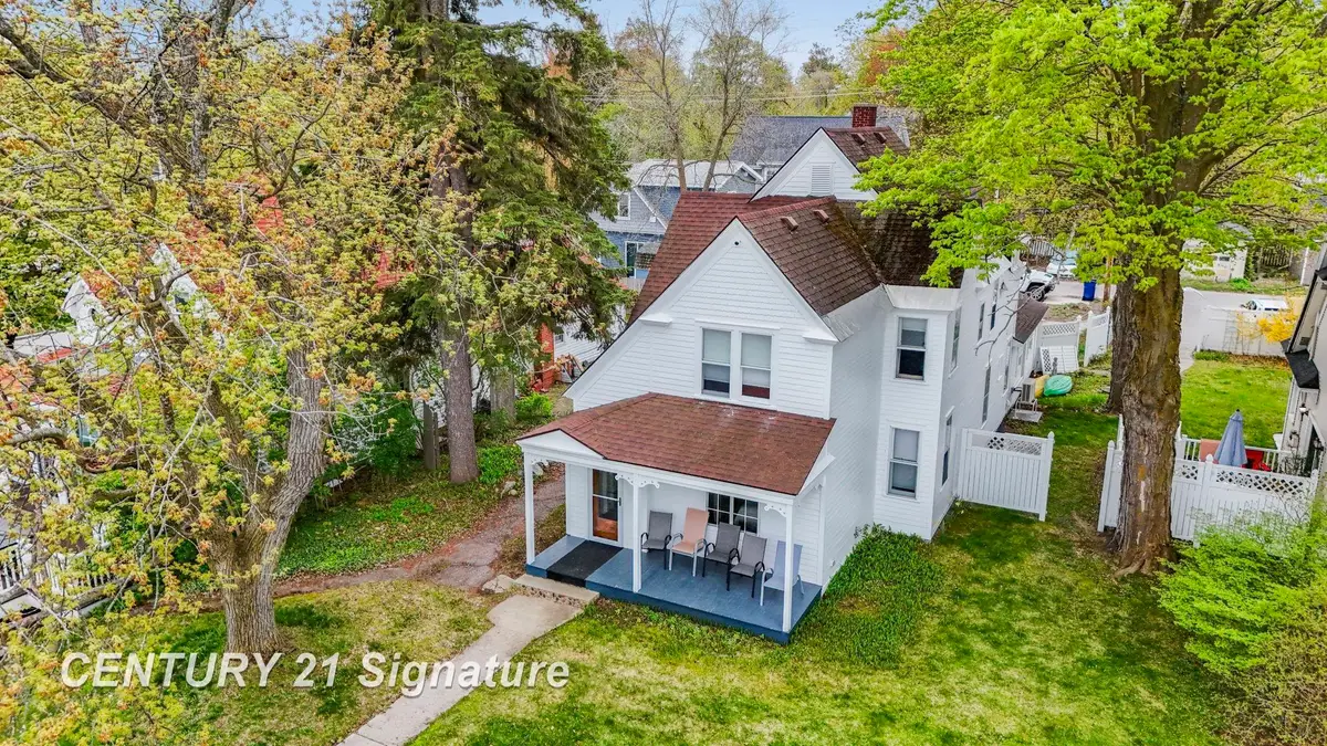 607 W Front, Traverse City, MI 49684 - #1