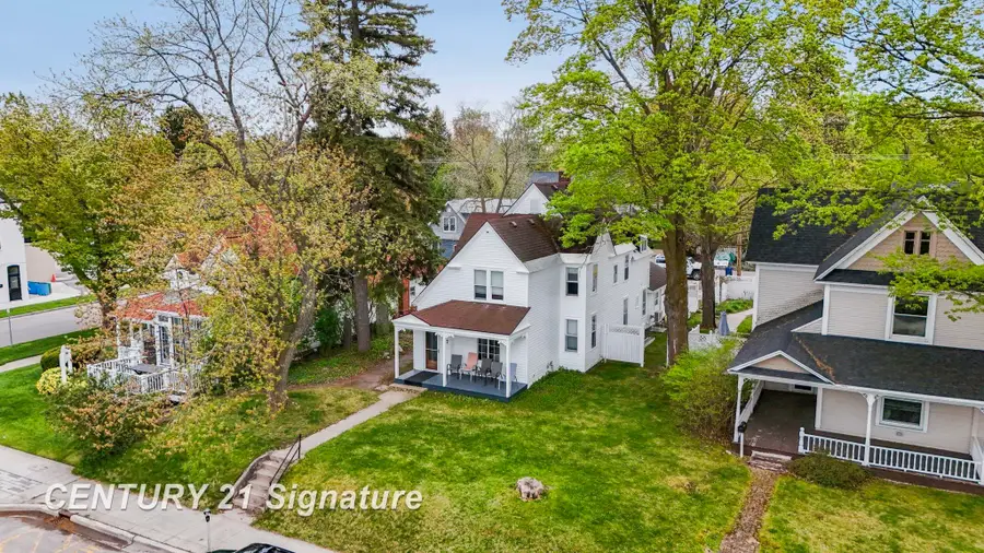 607 W Front, Traverse City, MI 49684 - #2