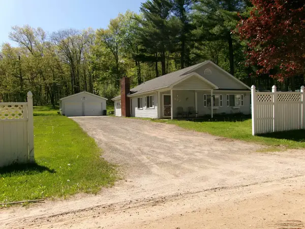 612 Pine, Harrison, MI 48625