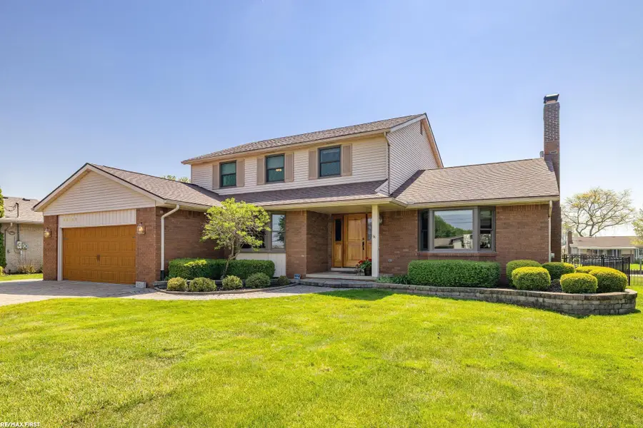 49708 Nautical, Chesterfield, MI 48047 - #2