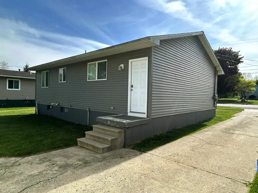 825 S Chestnut, Owosso, MI 48867 - #2