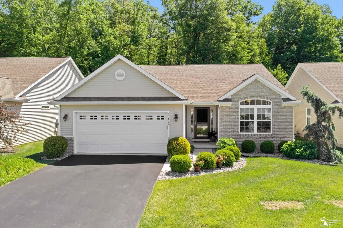 8046 Timber Wood, Temperance, MI 48182 - #1