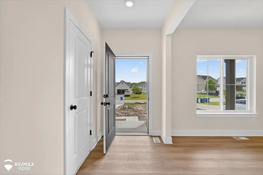 8080 Peninsula, Grand Blanc, MI 48439 - #2