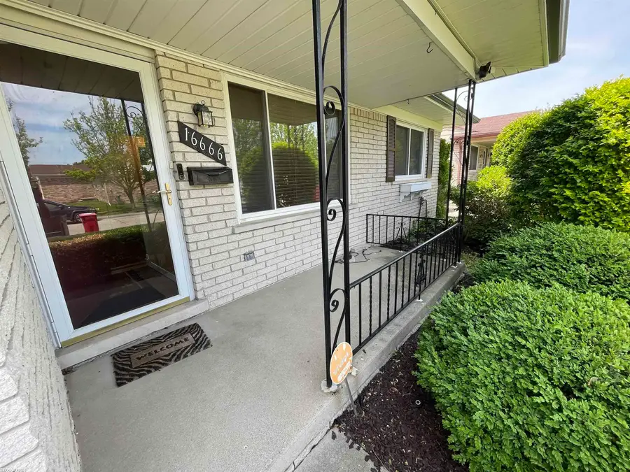 16666 Dort, Roseville, MI 48066 - #3