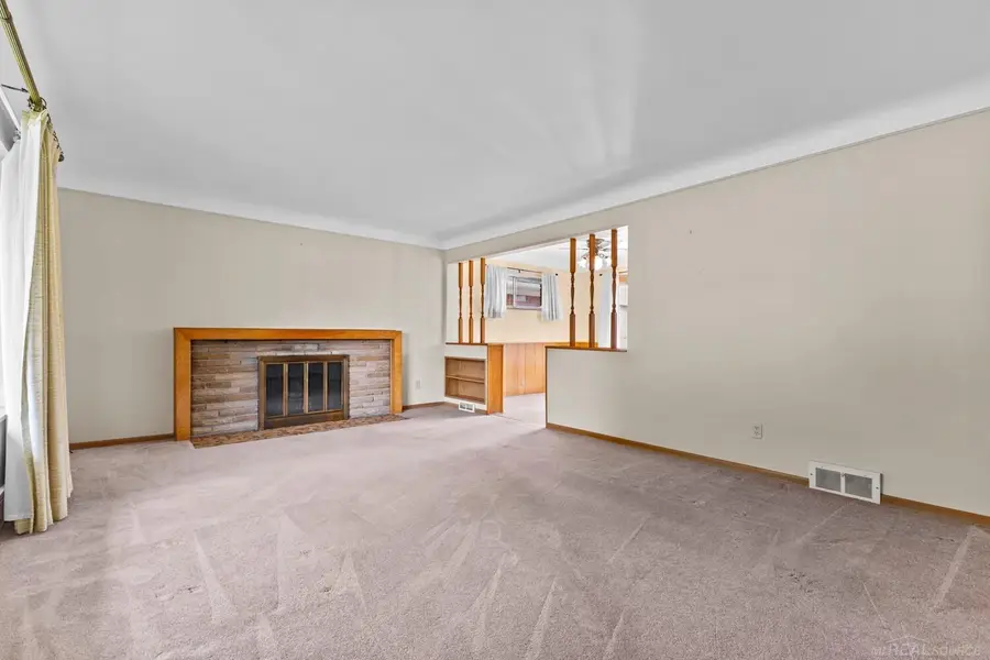 28400 Rosebriar, Saint Clair Shores, MI 48081 - #3