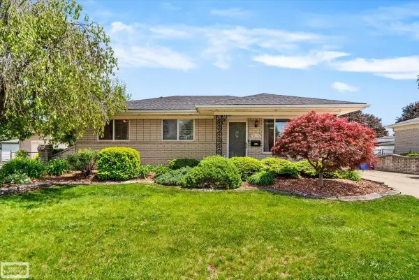 30232 Gloede, Warren, MI 48088