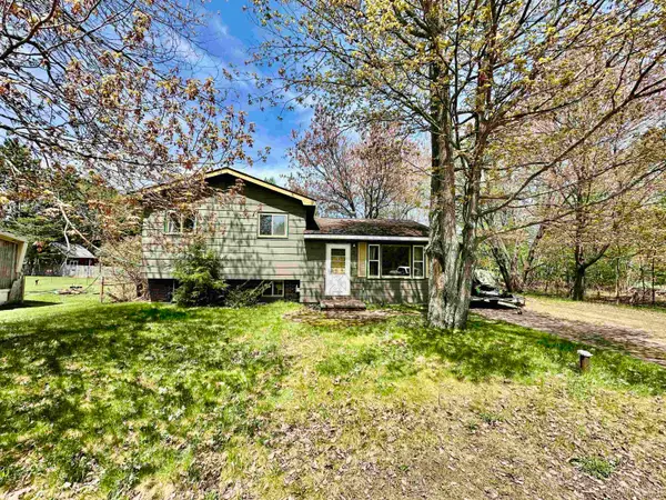 7 Jack, Marquette, MI 49855
