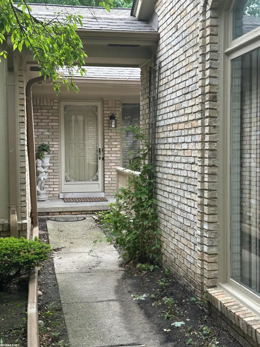 17765 E Kirkwood, Clinton Township, MI 48038 - #2