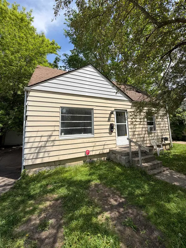 4026 Race, Flint, MI 48504