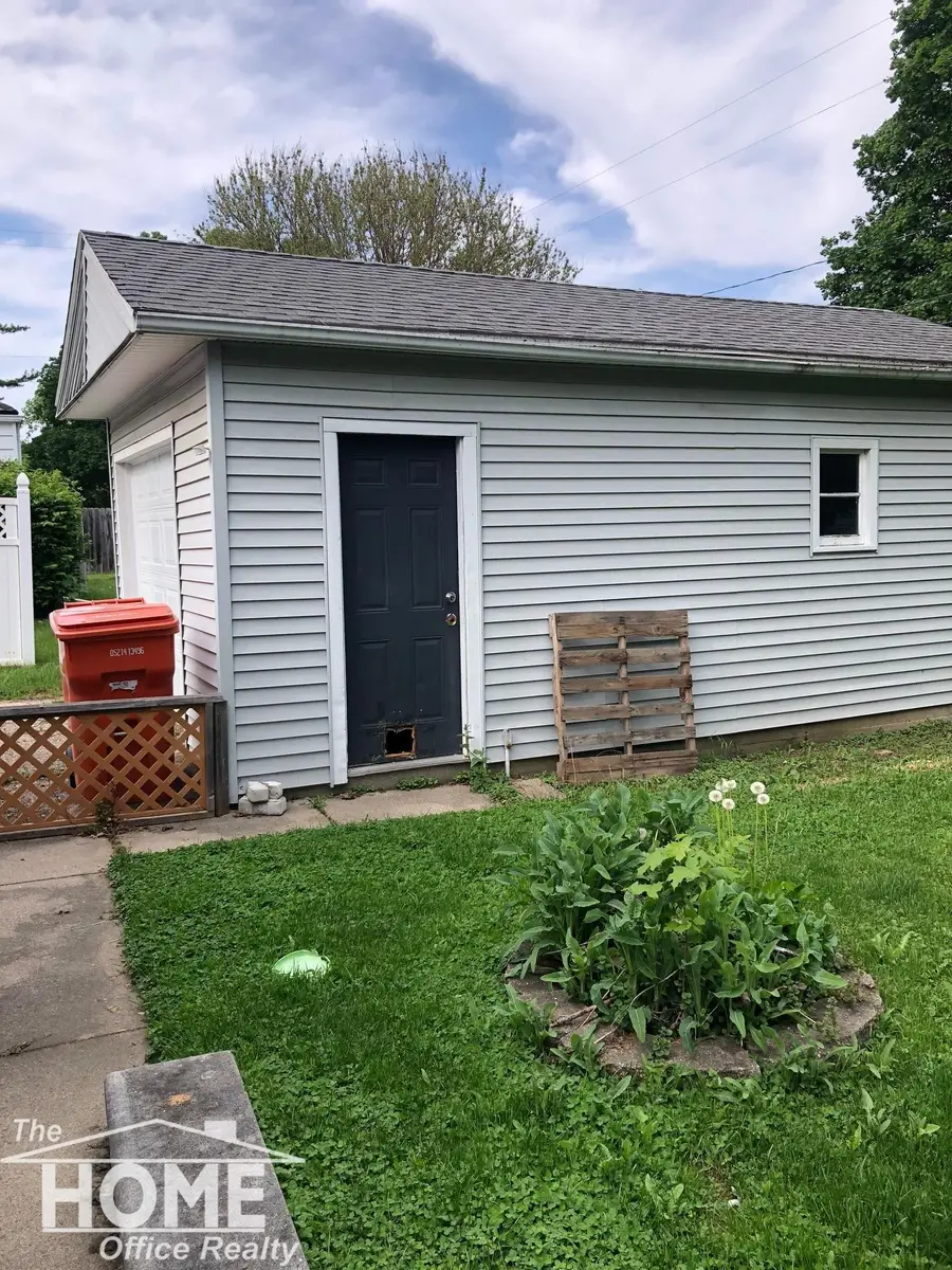 918 N Hickory, Owosso, MI 48867 - #2