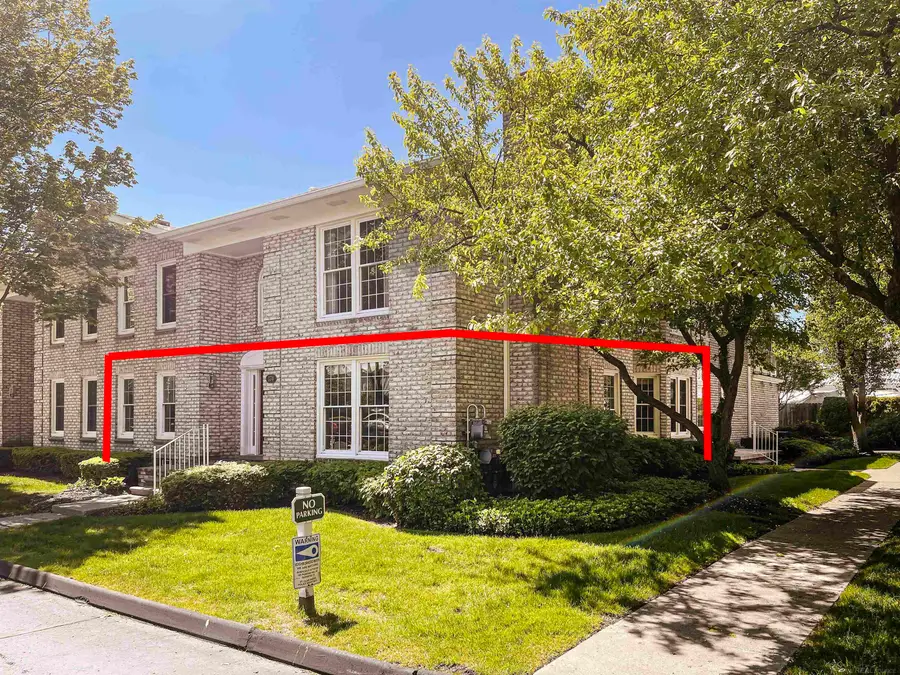 174 Windwood Pointe, Saint Clair Shores, MI 48080 - #2