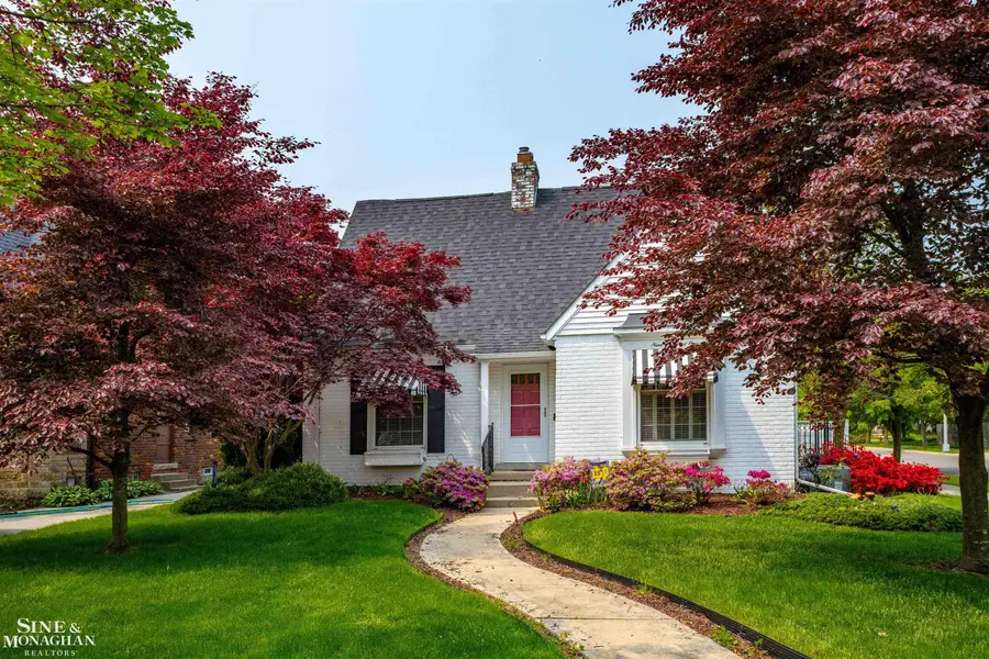 901 Lincoln Rd, Grosse Pointe, MI 48230 - #2
