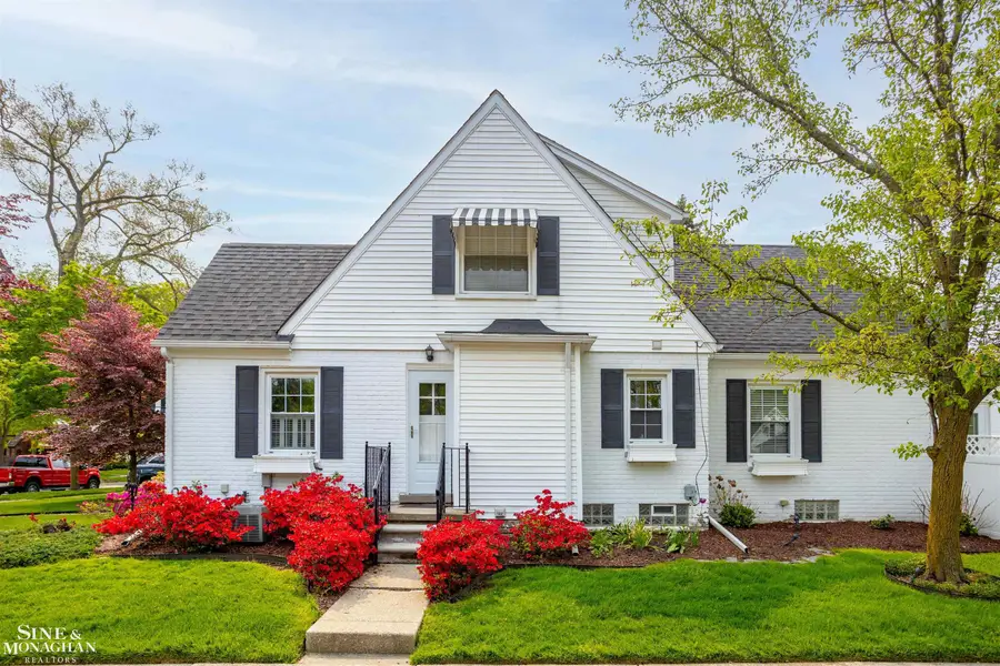 901 Lincoln Rd, Grosse Pointe, MI 48230 - #3