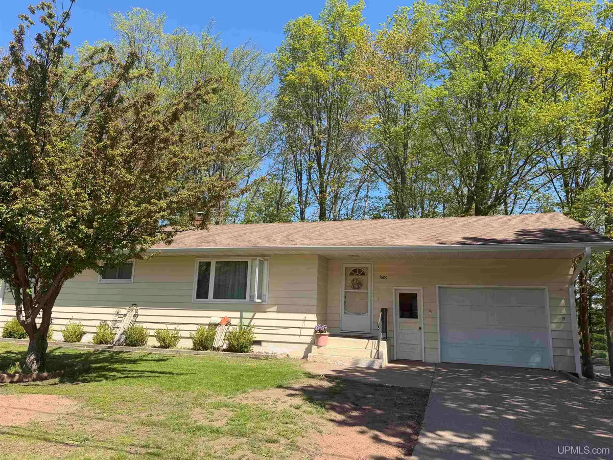 1609 Elm, Marquette, MI 49855 - #1