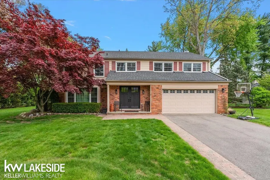 911 Lamppost, Bloomfield Hills, MI 48304 - #2