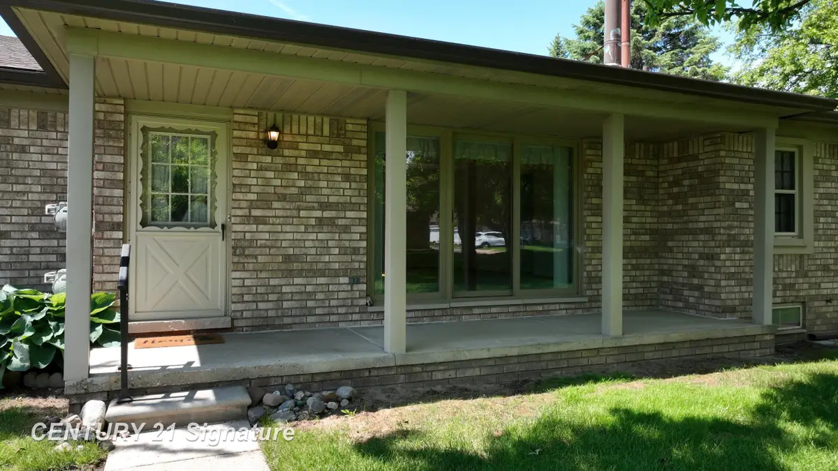 49327 Winchester, Shelby, MI 48315 - #1