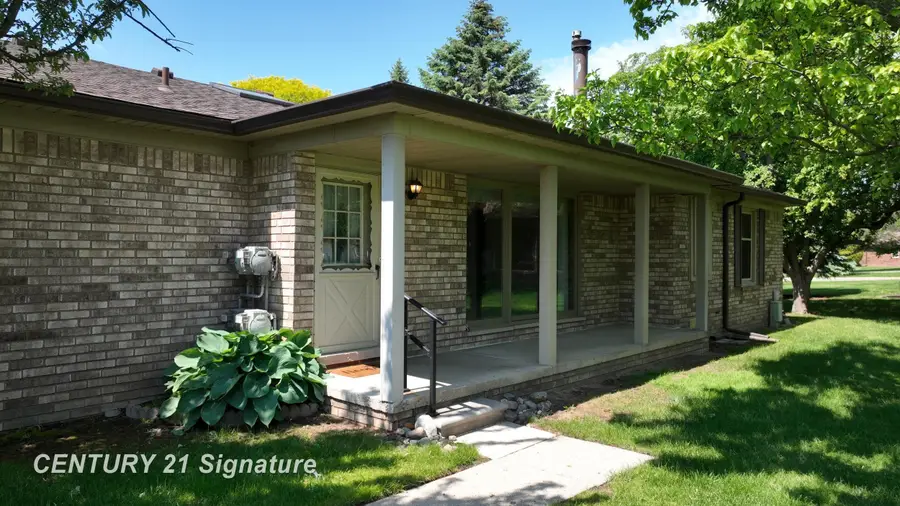49327 Winchester, Shelby, MI 48315 - #2