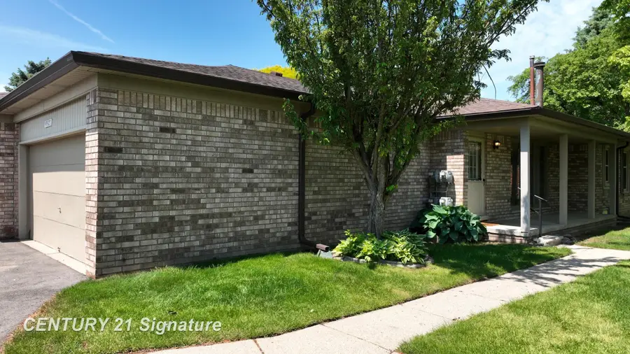 49327 Winchester, Shelby, MI 48315 - #3