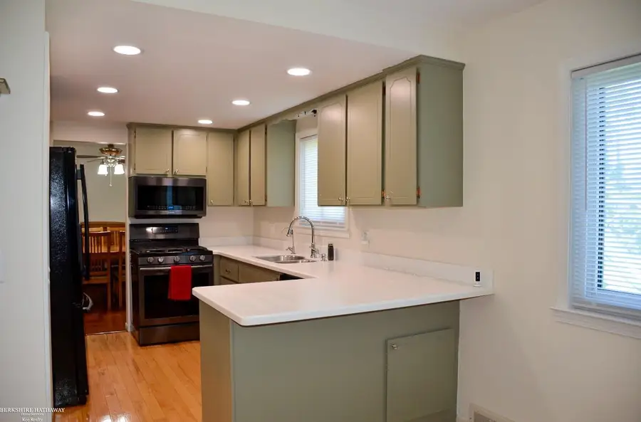 50508 W Shamrock, New Baltimore, MI 48047 - #2