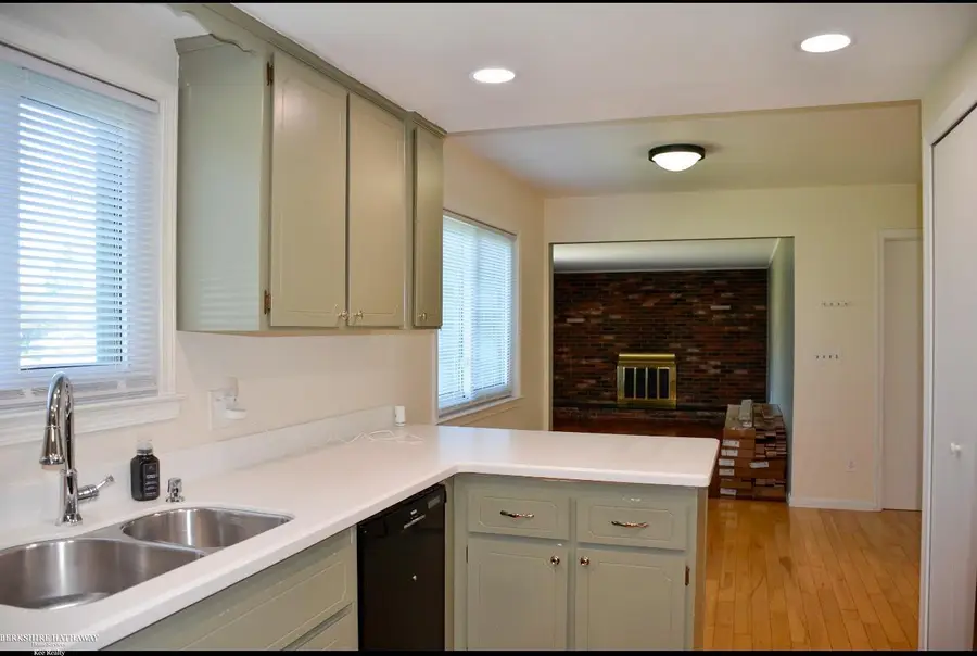 50508 W Shamrock, New Baltimore, MI 48047 - #3
