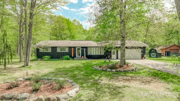 W8071 Old Carney Lake, Iron Mountain, MI 49801