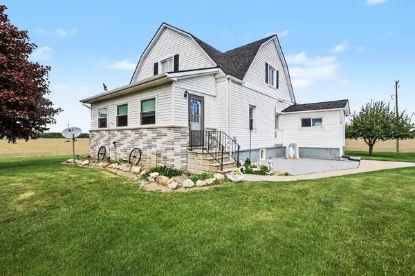 2798 N Tower Beach, Pinconning, MI 48650