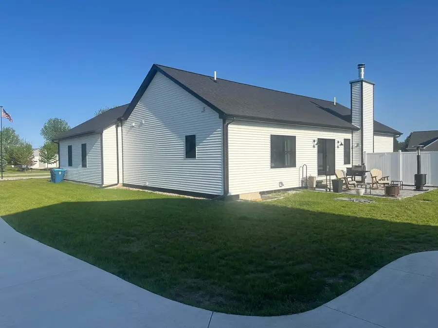 1911 N Se Boutell, Essexville, MI 48732 - #2
