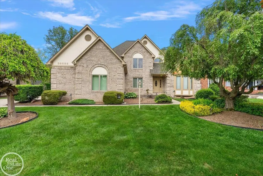 56688 Portsmouth, Shelby, MI 48316 - #2