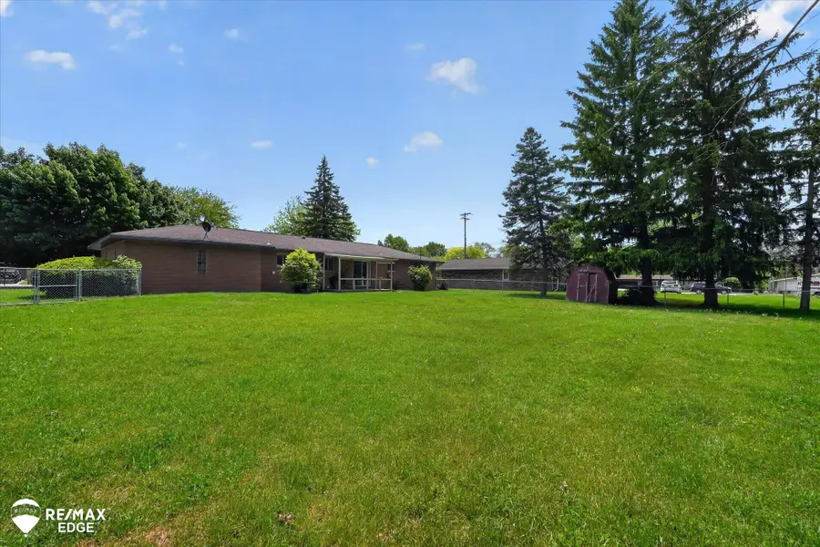 2809 S Outer, Saginaw, MI 48601 - #2